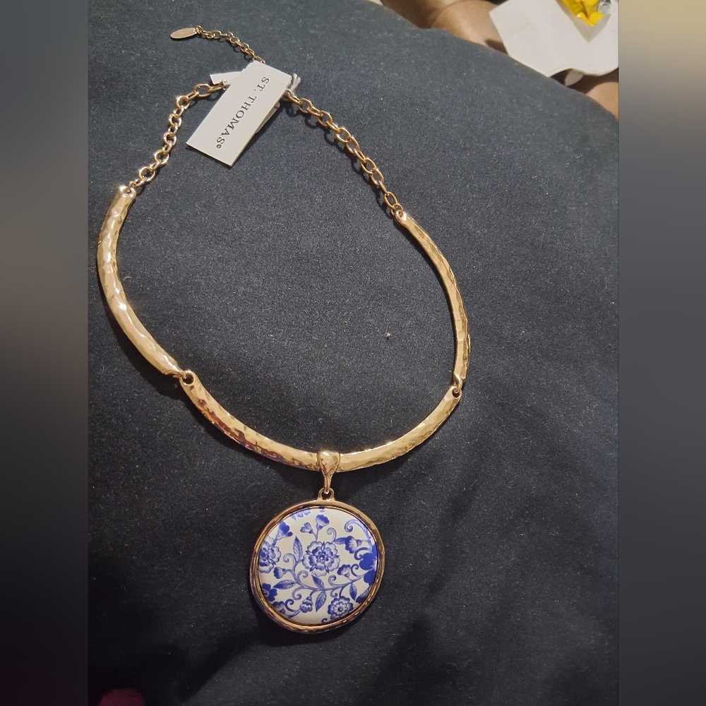 Nwt St Thomas  Reversible. Features a blue floral pendant Necklace $70